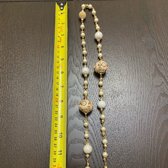 J: Pearl Necklace - Picture 4 of 10